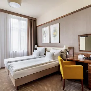 **** Hotel Golden Tulip Center Poland
